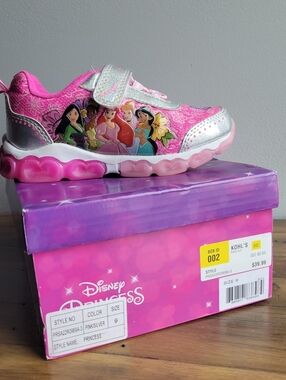 Toddler Girl Size 9 Disney Princess Girls' Light-Up Athletic Shoes Pink Silver